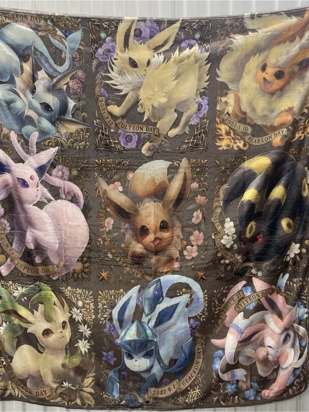 Pokemon Sealed Eevee & Eeveelutions Decorative Plush Blanket - Multi-Color